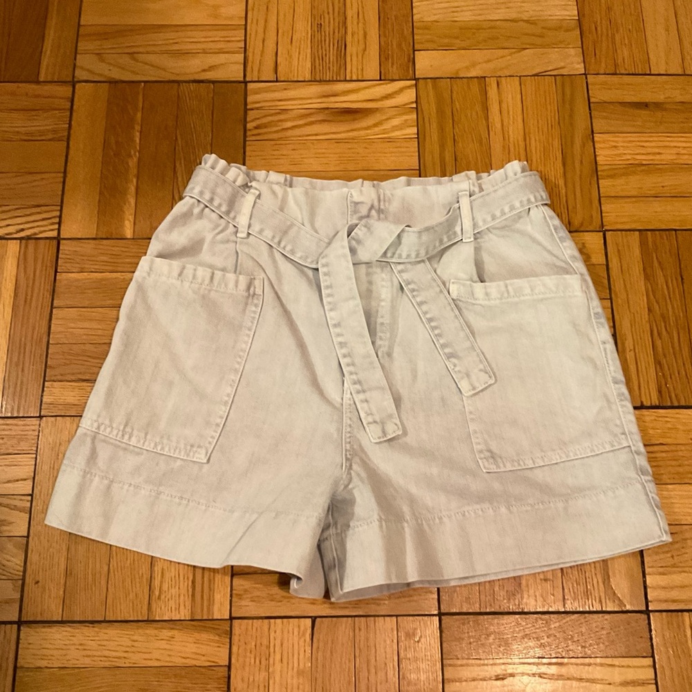 NWOT Pilcro Anthropologie light wash denim jean shorts